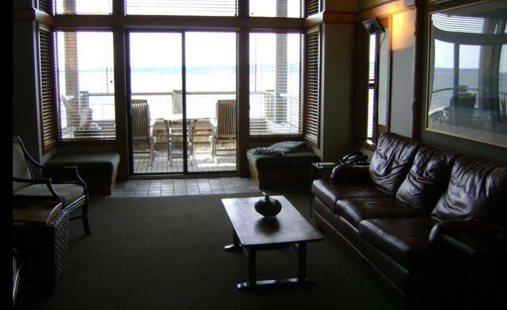 The Inn At Langley Exterior photo